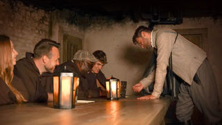 JOSH LOKI As THOMAS And Audiences At The Gunpowder Plot Credit Tom Powell Photography.
